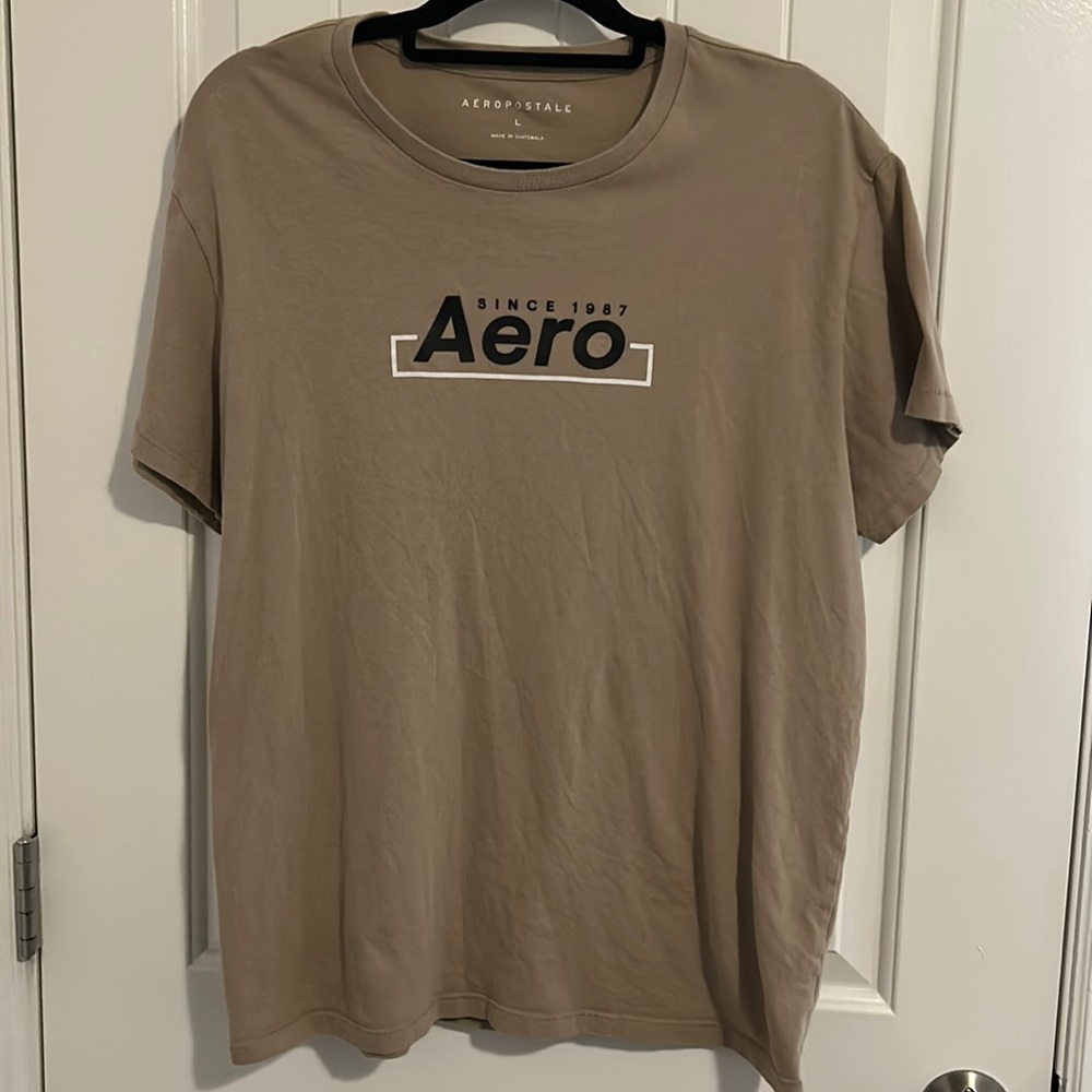 Aeropostale large tan and black t shirt